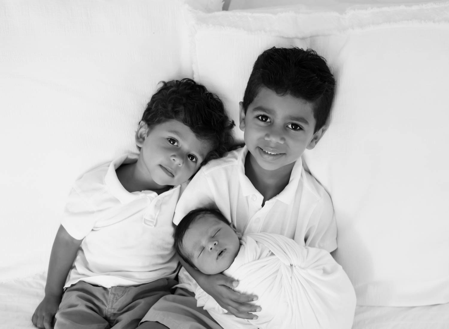 Brothers-with-newborn.jpg